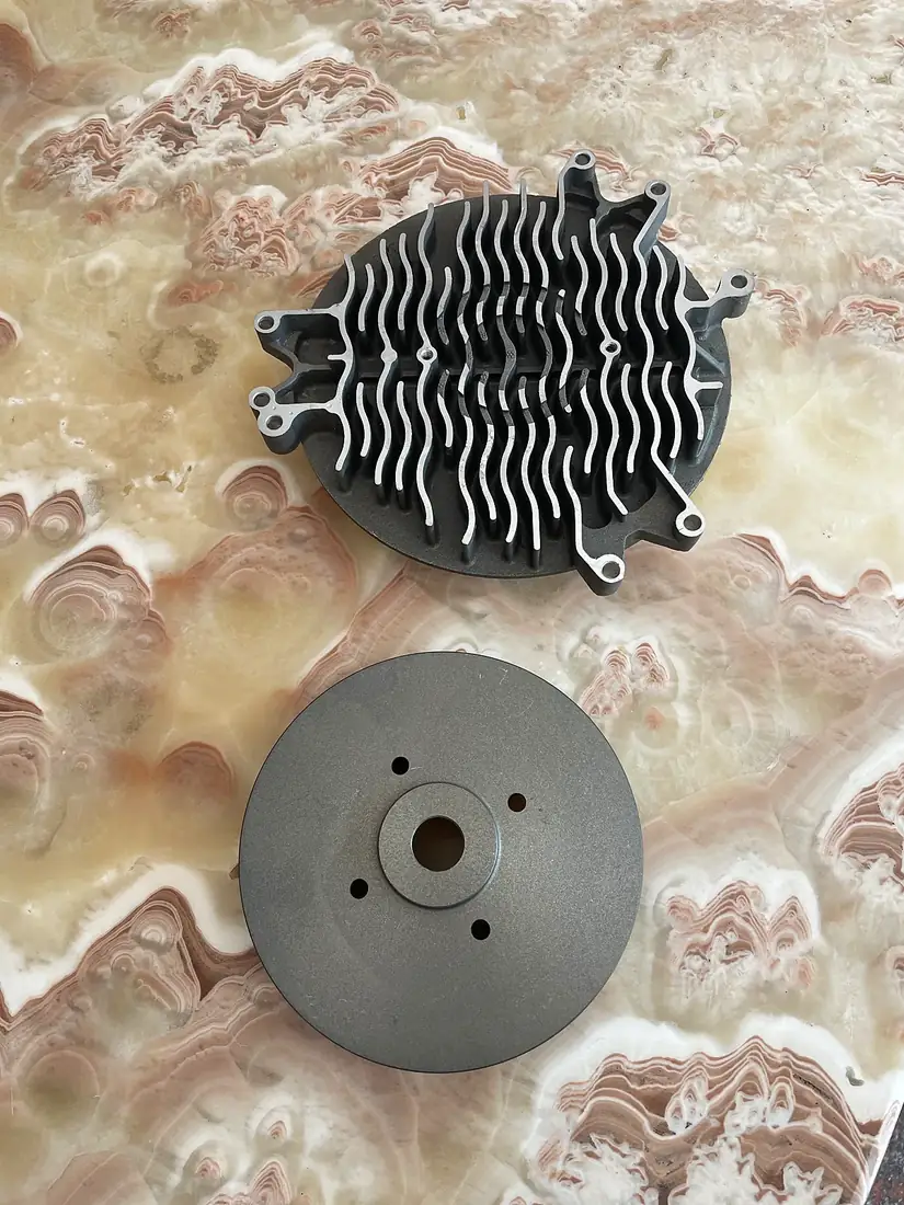 Serpentine channel plate