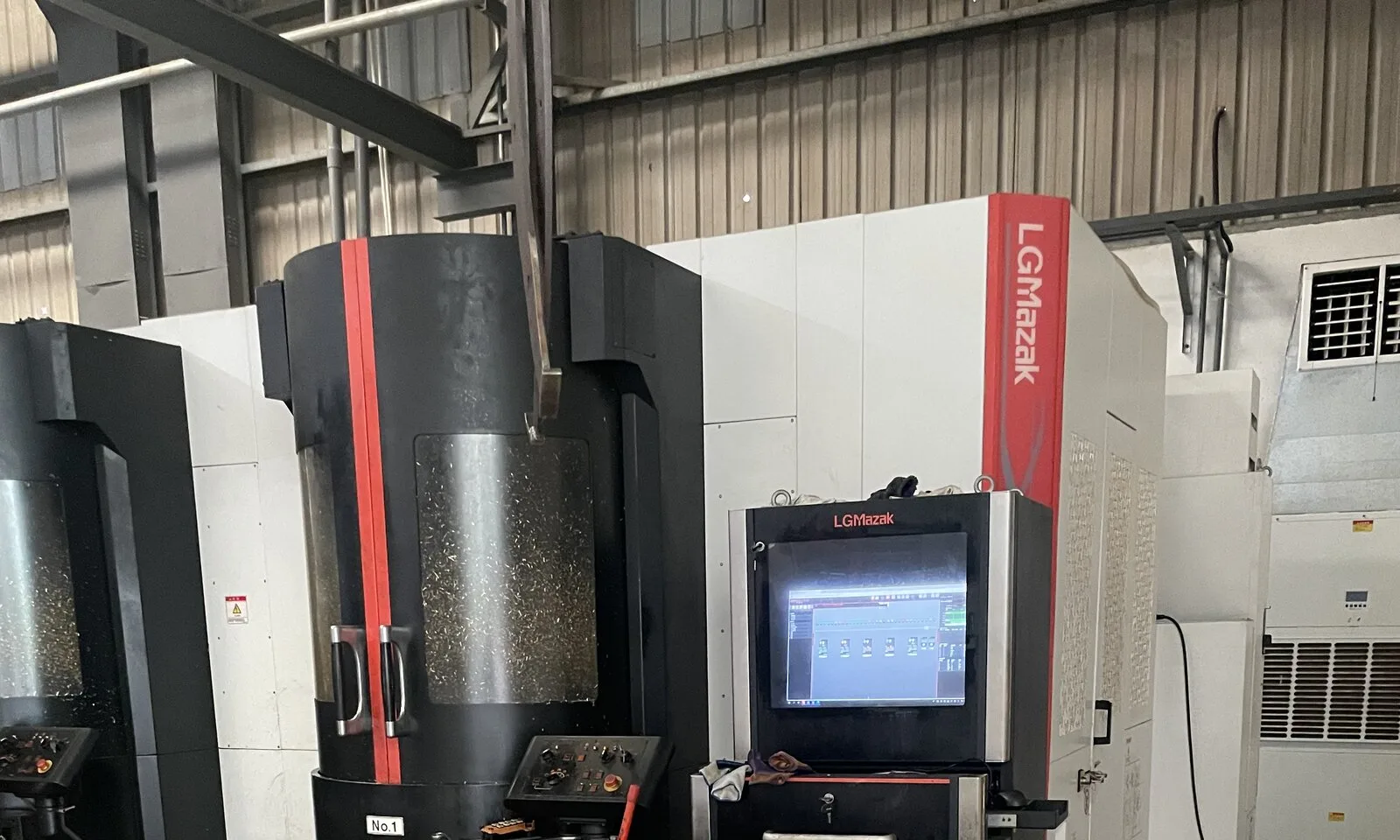 Machining cells in line