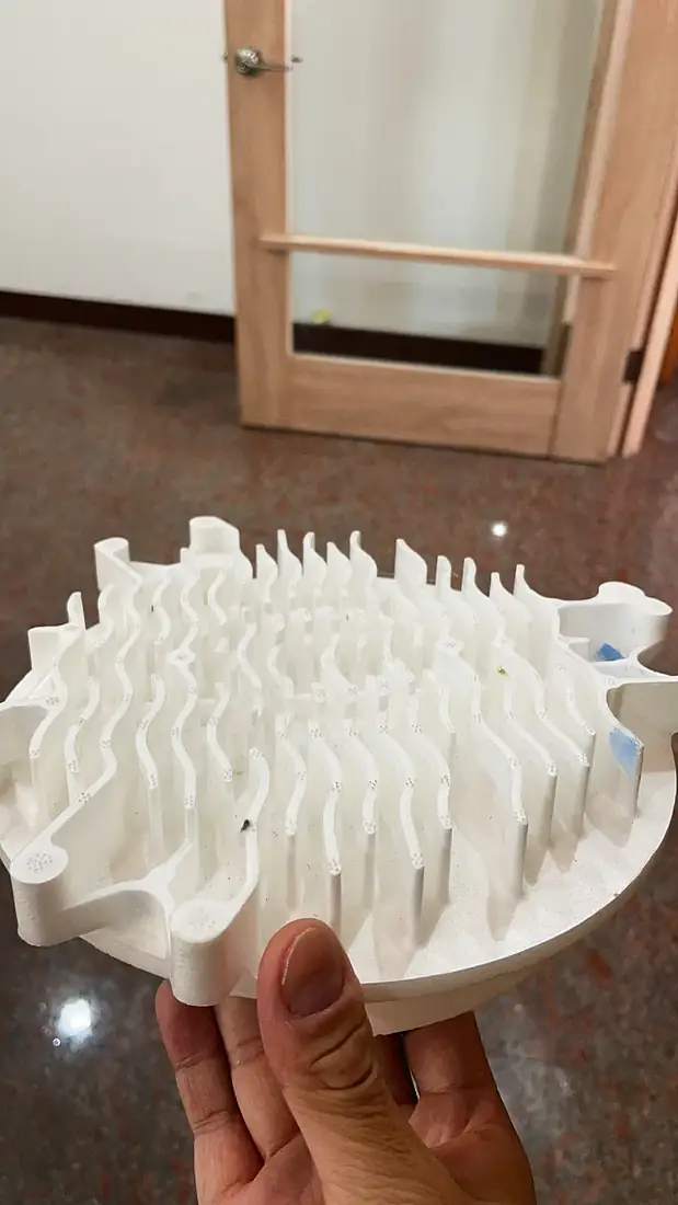 Pin-fin array as a pattern — no draft, no split line